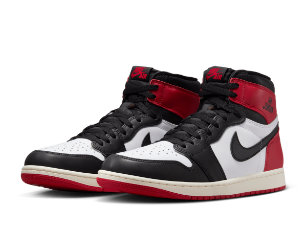 کتونی نایکی مدل AIR Jordan 1 high Black toe