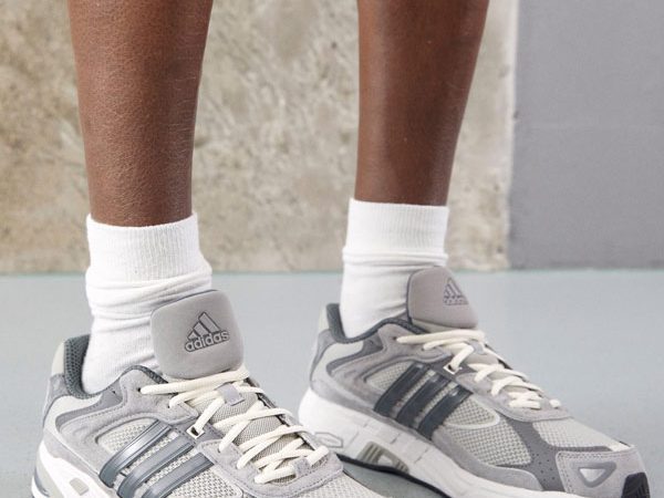 کتونی Adidas Response