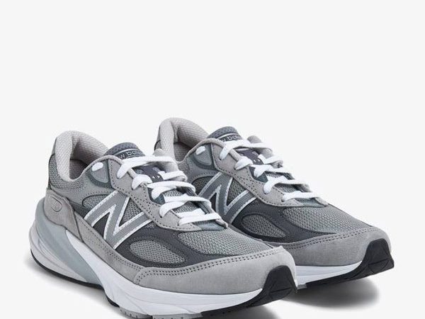 کتونی نیوبالانس 990 v6