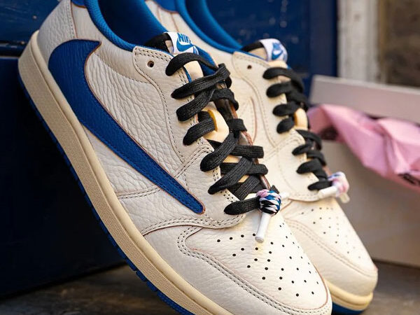 کتونی Travis Scott x Fragment × Air Jordan 1 Low OG "Military Blue"